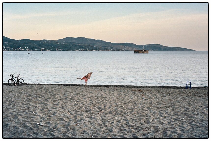 Seaside life ΚΑΛΑΜΑΤΑ – έκθεση φωτογραφίας της Τζένης Λυκουρέζου