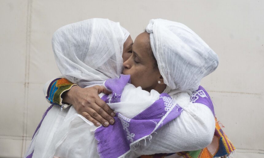 Θεούς σέβου | Ατομική φωτογραφική έκθεση της Ανίτας Λεούση