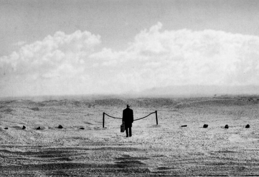 Gilbert Garcin – Στα 65 του χρόνια φωτογράφος