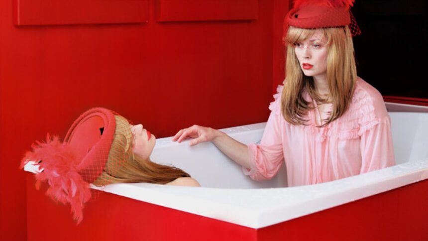 Anja Nemi – στην τέχνη της προσωπικής μεταμόρφωσης ή της αυτοφωτογράφησης