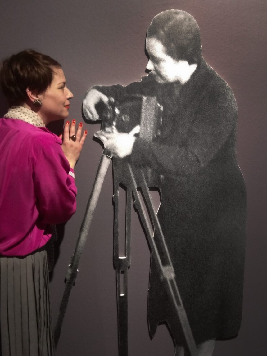 MOMus | «Nelly’s σέλφι: ένα απόγευμα μαζί» – Σειρά δραματοποιημένων ξεναγήσεων