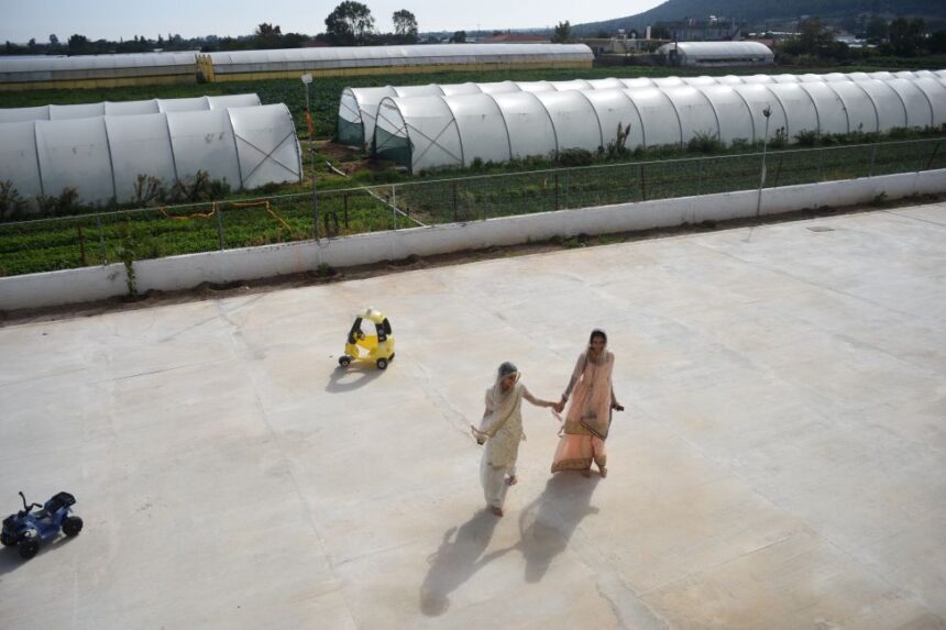  ΤΟΠΟΙ ΠΡΟΣΕΥΧΗΣ | Ένα βιωματικό φωτογραφικό εργαστήριο αυτογνωσίας με τη Μάρω Κουρή