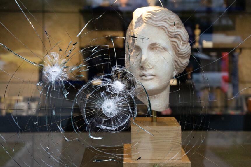 WHISP.E.R.S | έκθεση φωτογραφίας  των σπουδαστών της LUZ Visual Studies