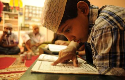 ΤΟΠΟΙ ΠΡΟΣΕΥΧΗΣ | Ένα street φωτογραφικό βιωματικό σεμινάριο με την Μάρω Κουρή