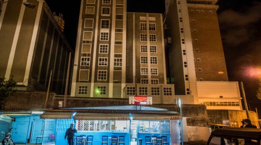 Street φωτογραφικό χάραμα αυτοεξερεύνησης στην Ιχθυόσκάλα Κερατσινίου με τη Μάρω Κουρή