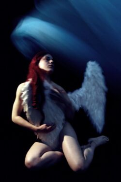 Ερίνα Παυλιδάκη - Abyssus |
Νίκη της Σαμοθράκης - Προσμένοντας την επιστροφή της