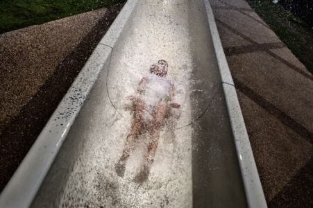 Francesco Zizola - The Gai Beach Resort, on the shores of the Sea of Galilee, is one of the many resorts where Israelis go to have fun. In its facilities, consumption of water is unrestrained.
Tiberias, Israel. September 2009.