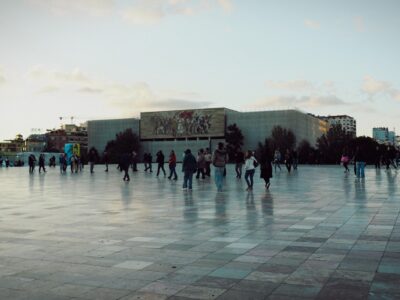 Μένη Σεϊρίδου - Τίρανα